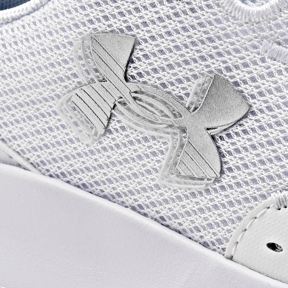 Tenis UA Charged Surge 4 Under Armour para Joven