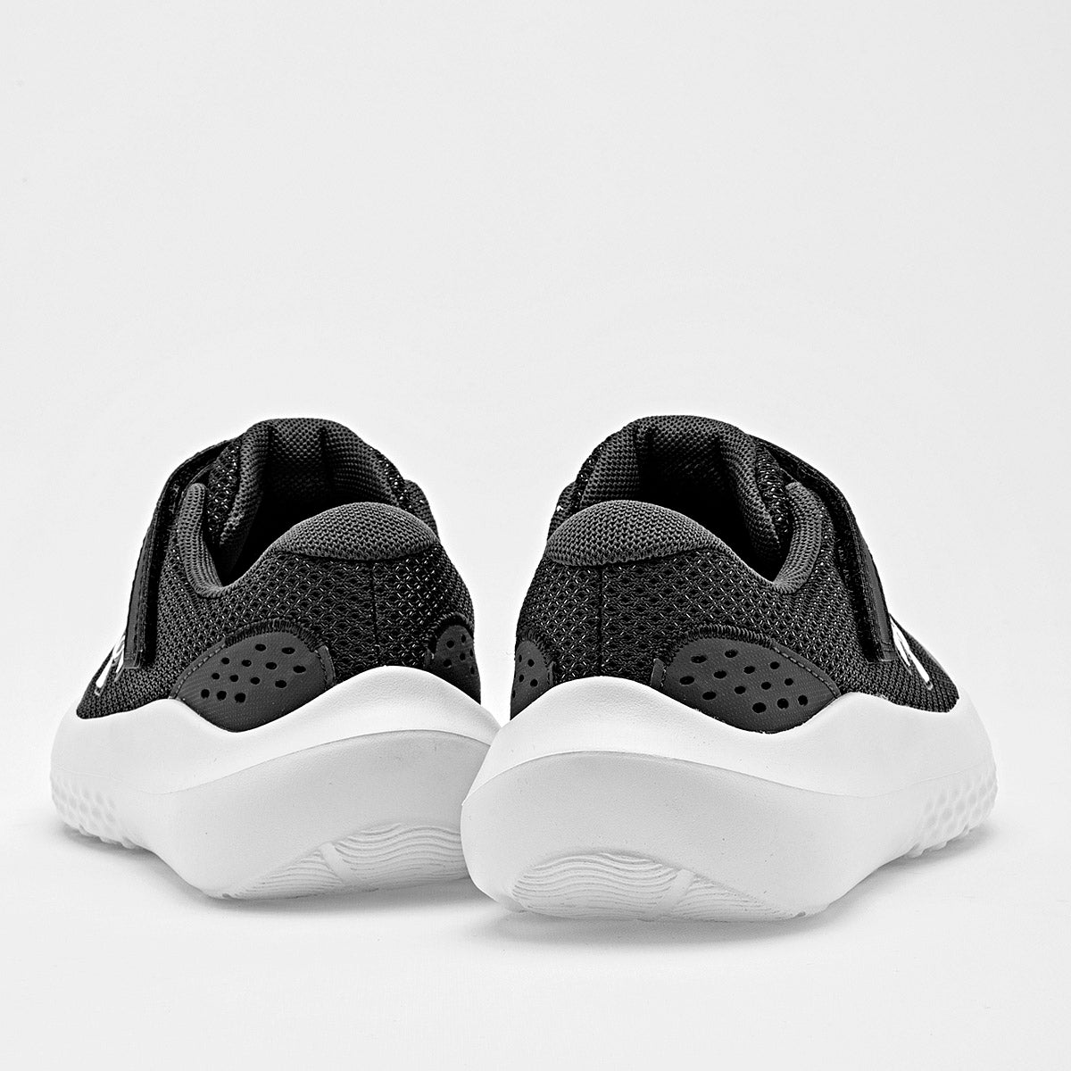Tenis BPS Surge 4 AC Under Armour para Niño