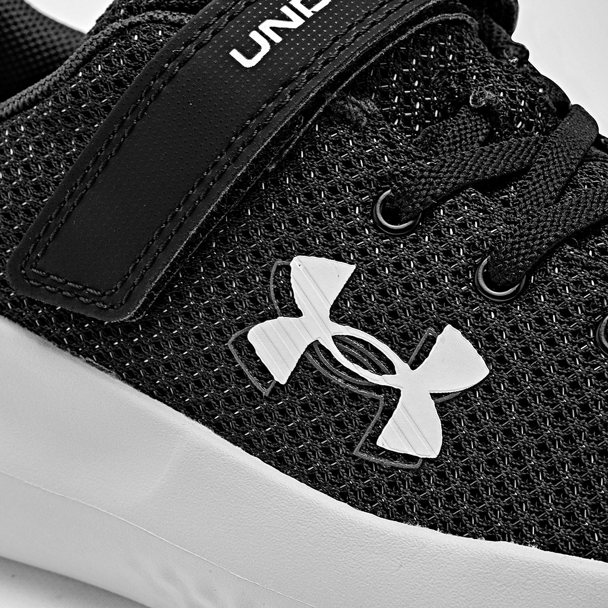 Tenis BPS Surge 4 AC Under Armour para Niño