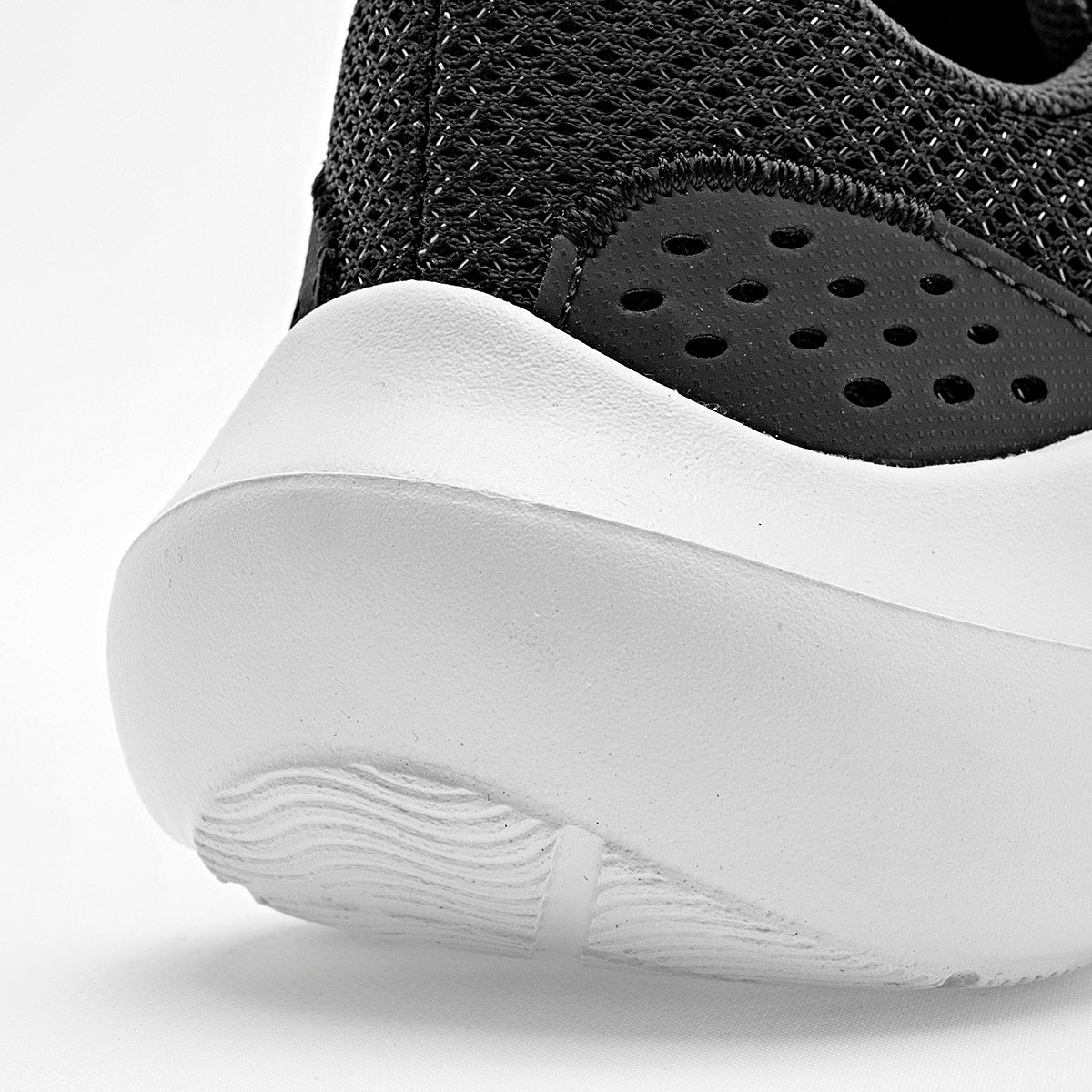 Tenis BPS Surge 4 AC Under Armour para Niño