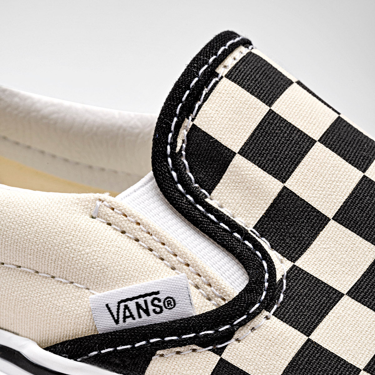 Tenis UA Classic Slip- On Stackform Vans para Mujer