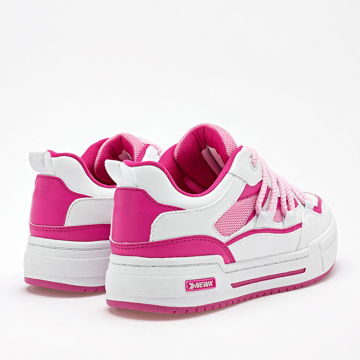 Pakar.com | Tienda online - Tenis urbano para mujer Newk - Envío gratis desde $500