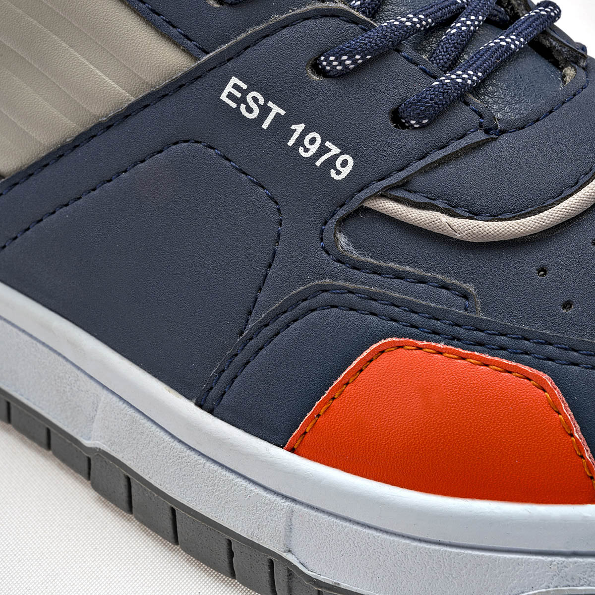 Pakar.com | Tienda online - Tenis urbano tipo Botín para hombre Newk - Envío gratis desde $500