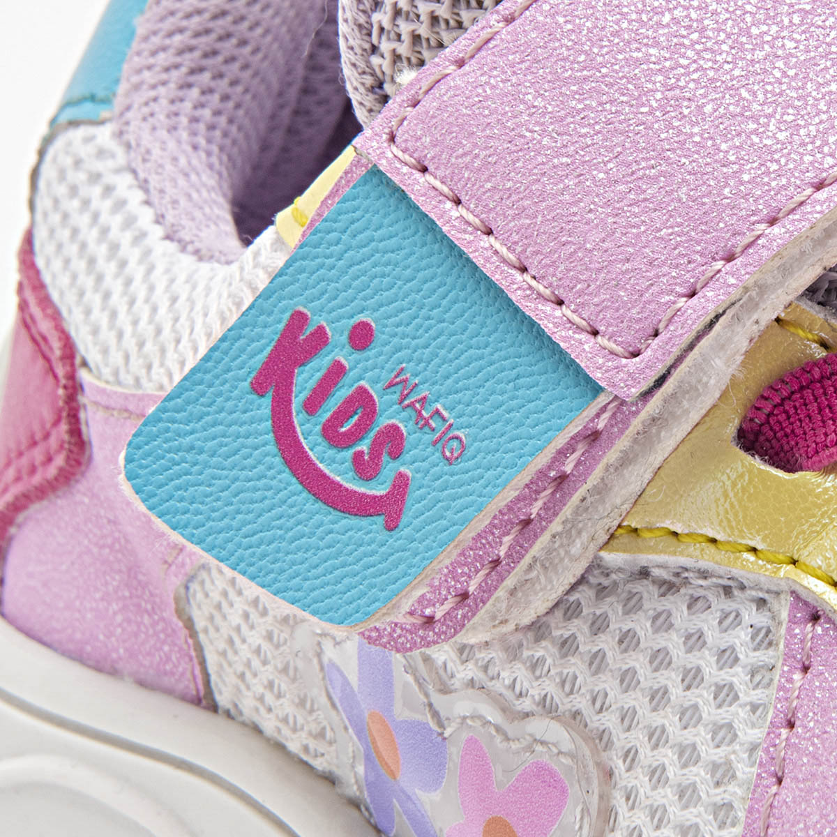Pakar.com | Tienda online - Tenis urbano para niña Wafiq Shoes - Envío gratis desde $500