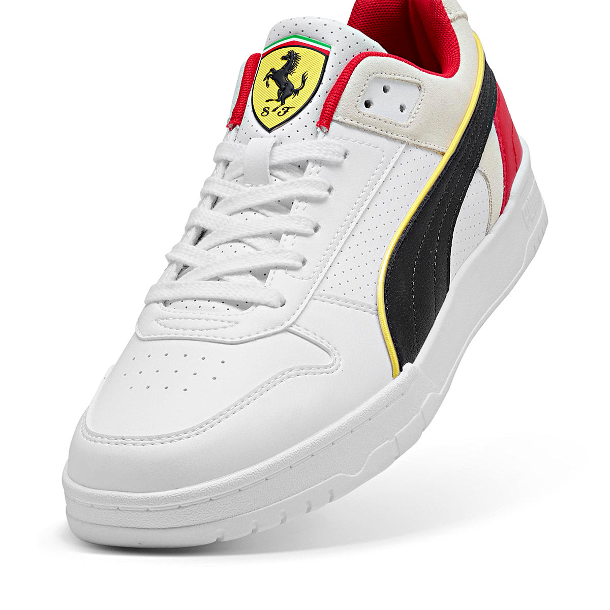 Pakar.com | Tienda online - Tenis Puma Ferrari RBD Game Low para Hombre marca Puma Blanco cod. 134842 | Graduaciones y vacaciones de Verano 2025