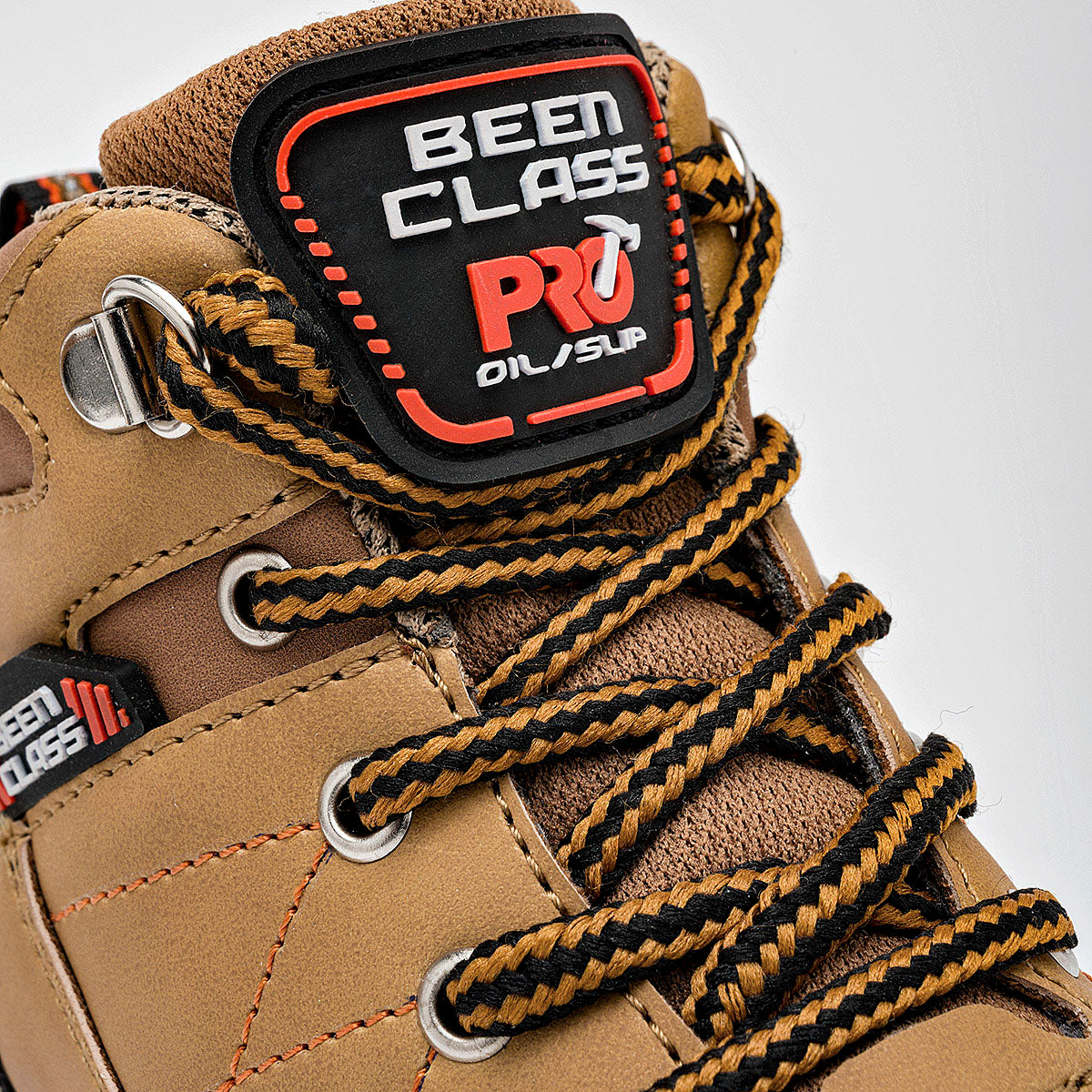 Pakar.com | Tienda online - Zapato para hacer hiking para niño Been Class - Envío gratis desde $500