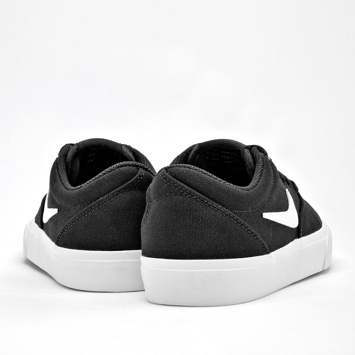 Tenis Charge Canvas Nike para Hombre