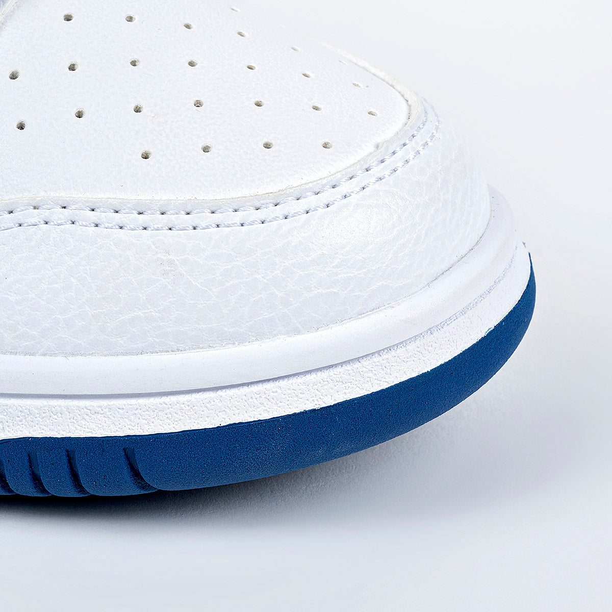 Tenis Rebound v6 Lo AC+ PS Puma para Niño