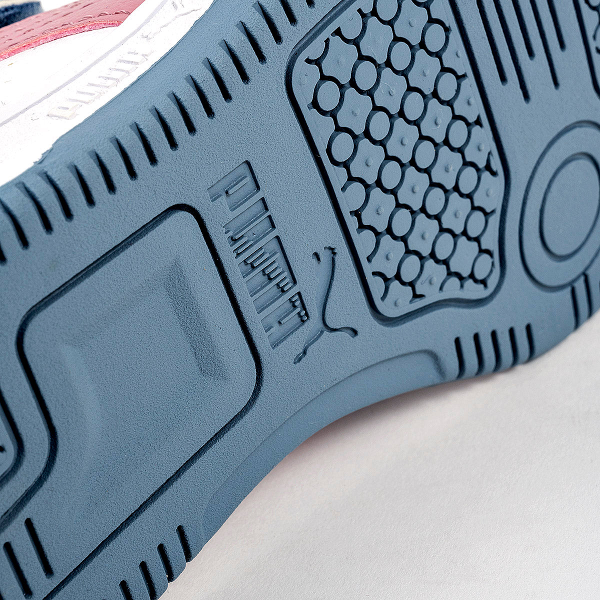 Tenis Rebound v6 Lo AC+ PS Puma para Niña