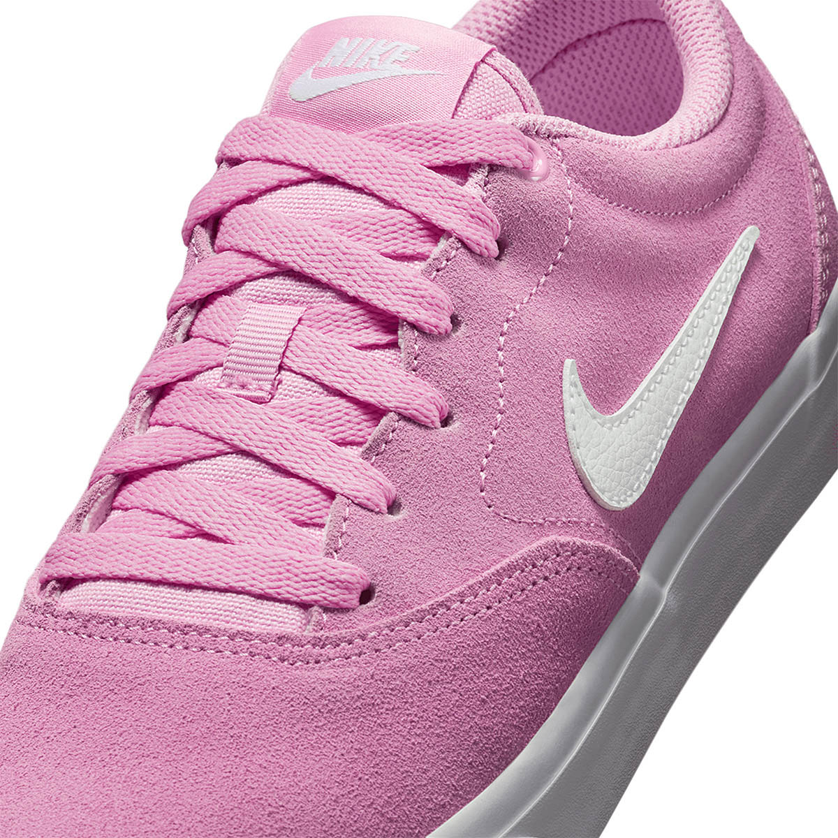 Tenis Charge Suede Nike para Mujer