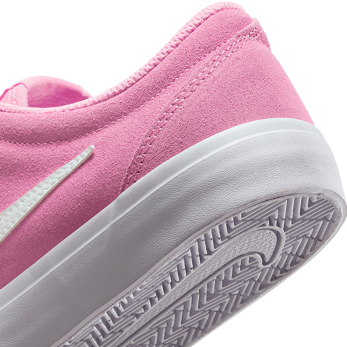 Tenis Charge Suede Nike para Mujer