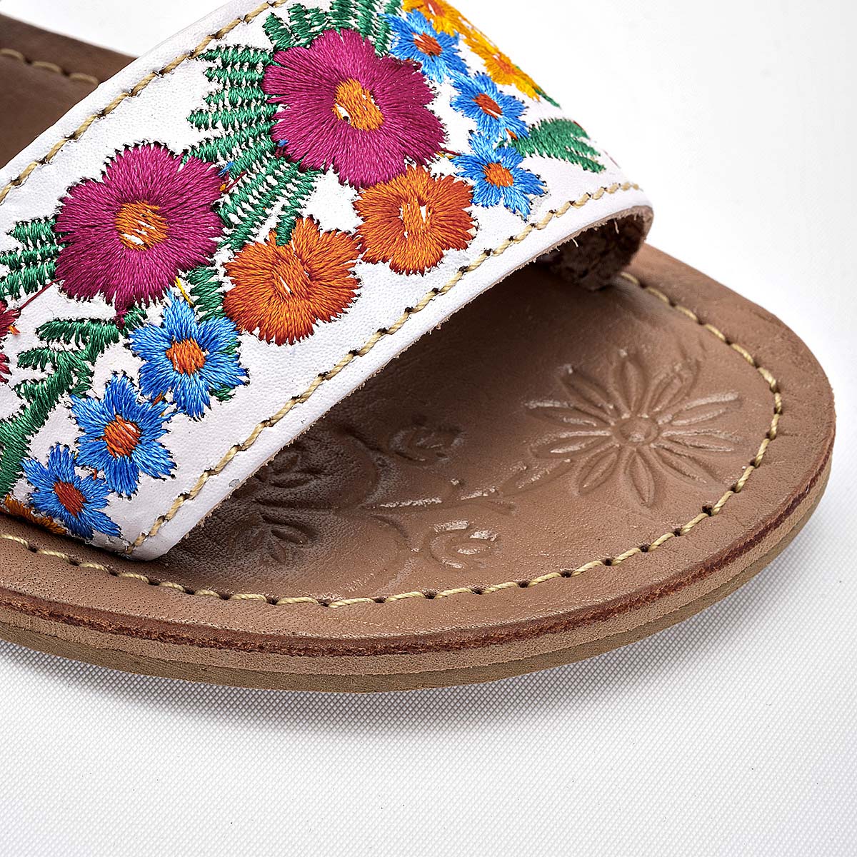 Sandalia artesanal Mora Tierra para Mujer