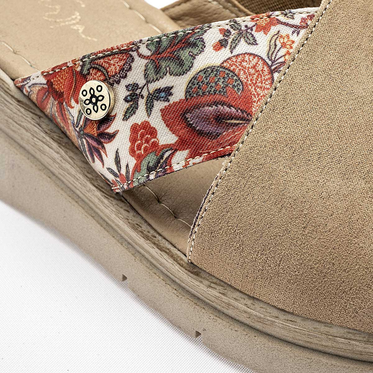 Sandalia con cuña Mora Tierra para Mujer