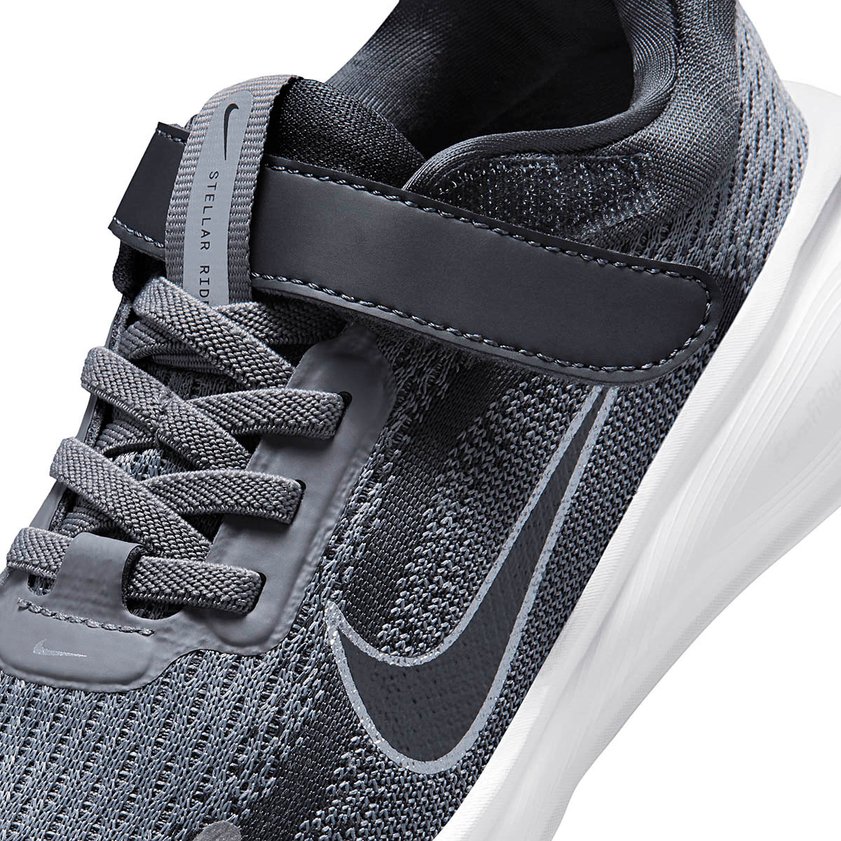 Tenis Stellar Ride Nike para Niña