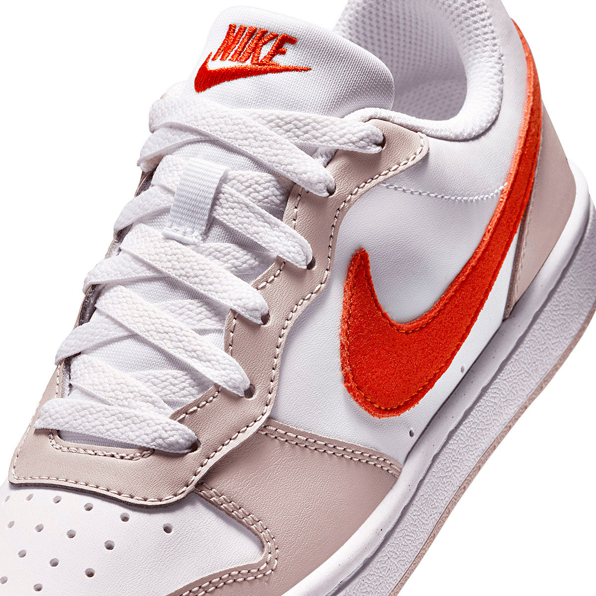 Tenis Court Borough Low Essentia Nike para Joven