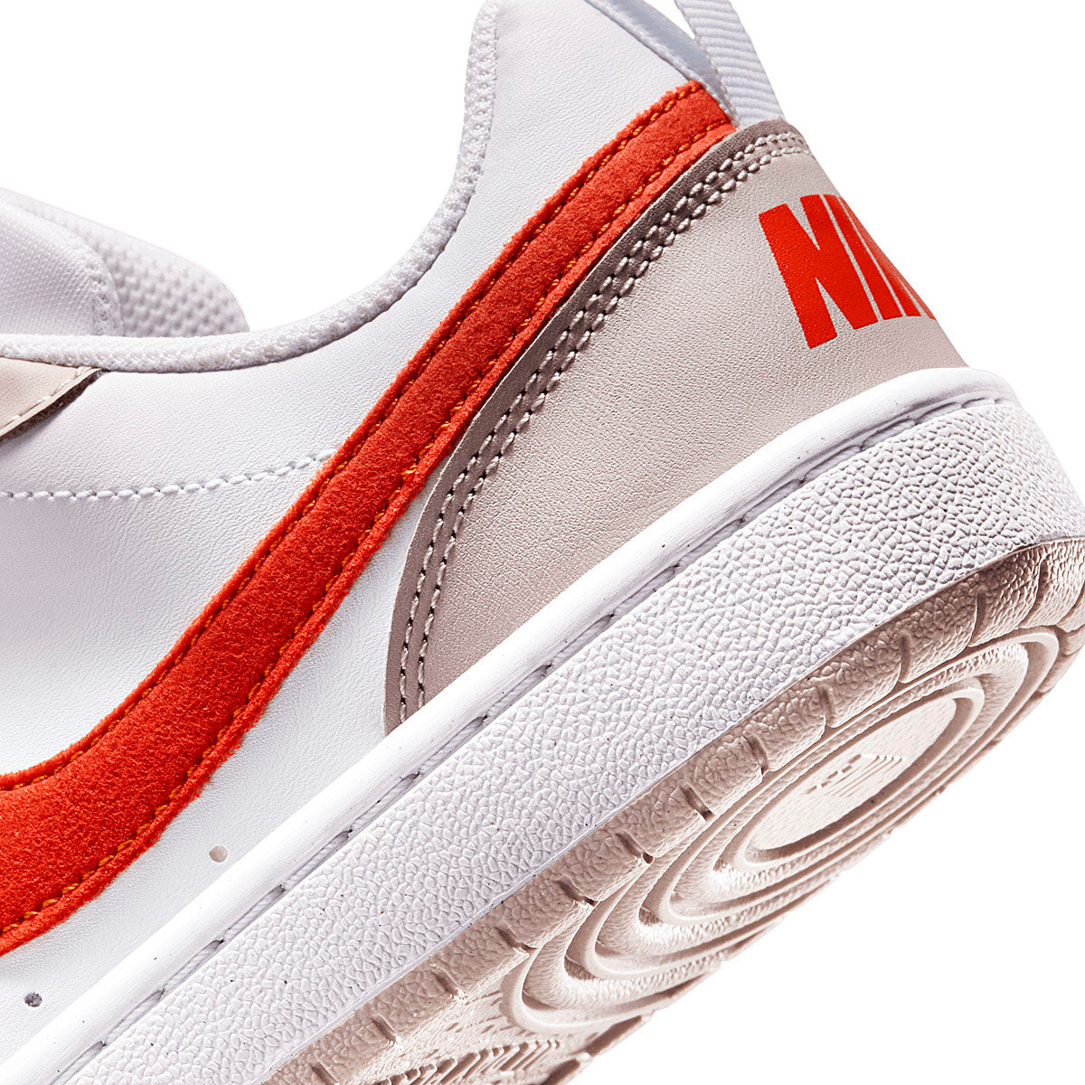 Tenis Court Borough Low Essentia Nike para Joven