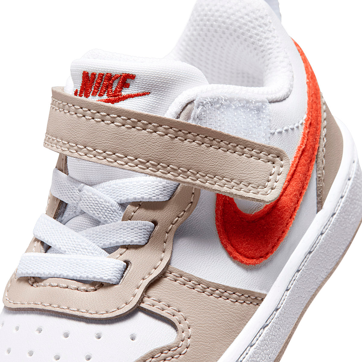 Tenis Court Borough Low Essentia Nike para Niño