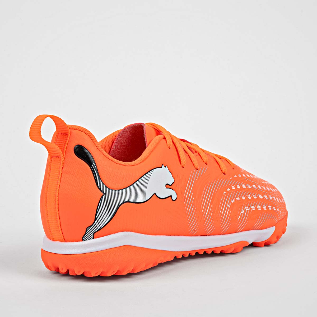 Tenis Future 9 Play TT + Mid Jr Puma para Joven
