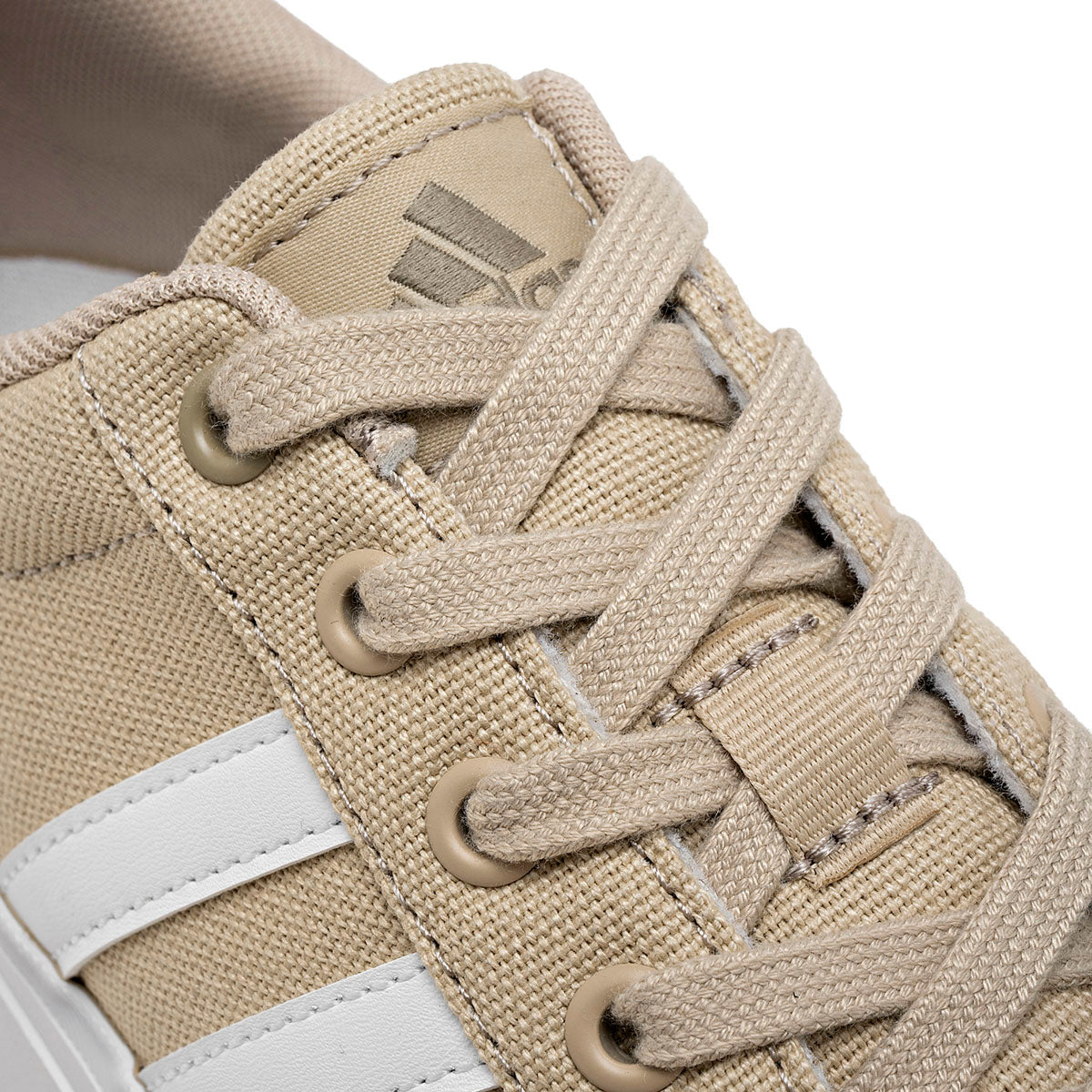 Tenis urbano Bravada Platform Adidas para Mujer