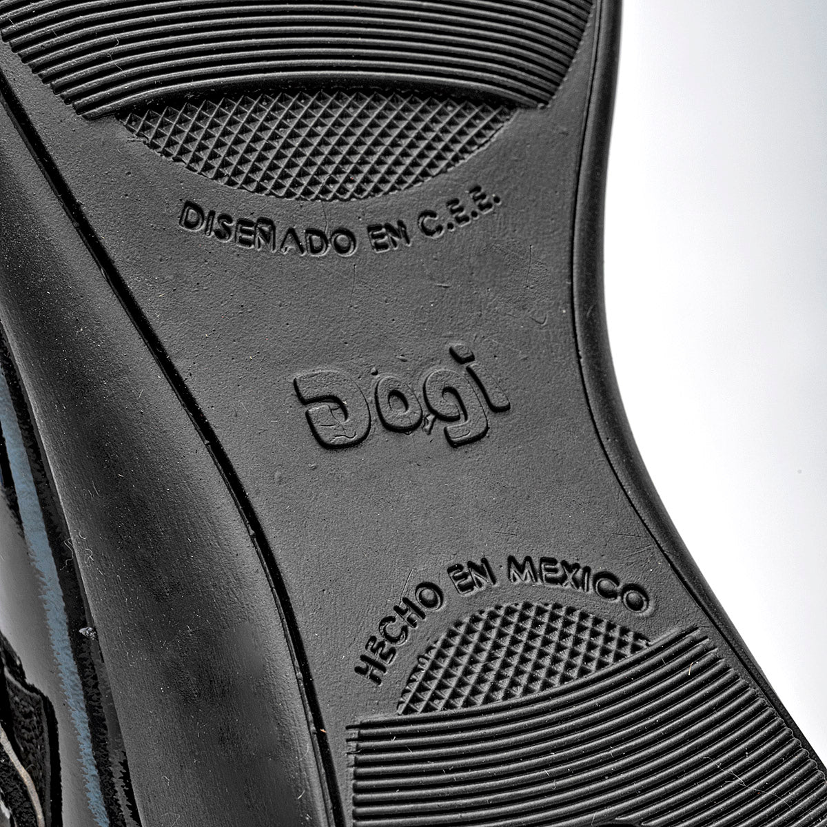 Zapato escolar de piel Dogi