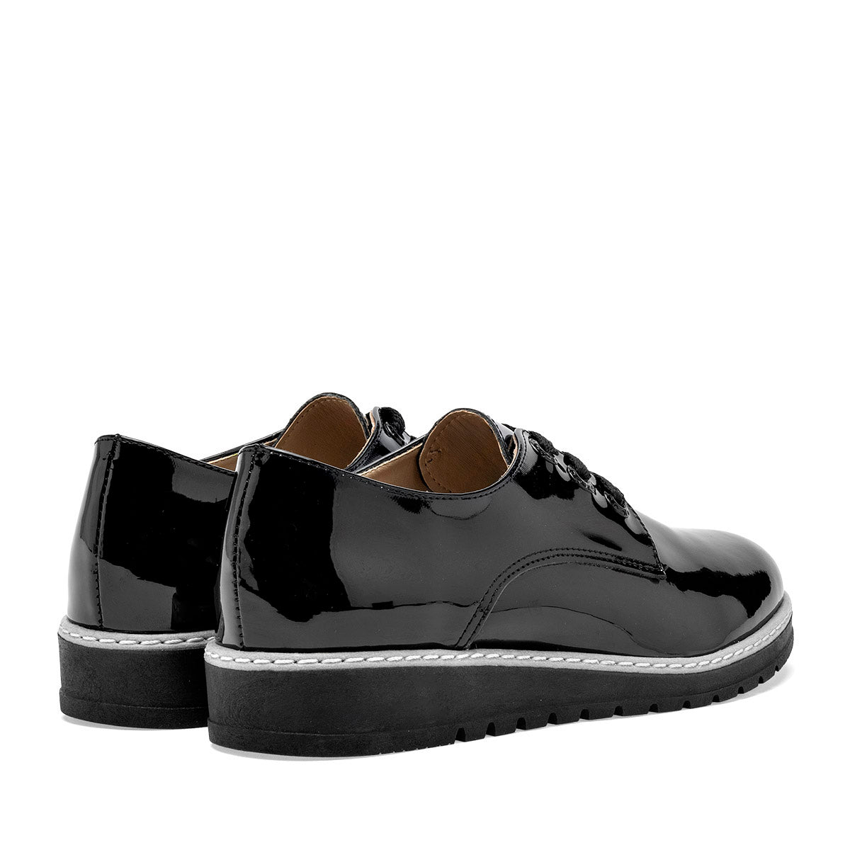 Zapato charol Jacky Hilton para niña