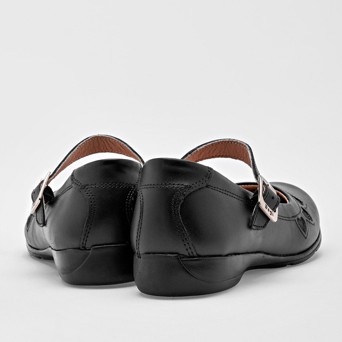 Zapato escolar Dogi para niña