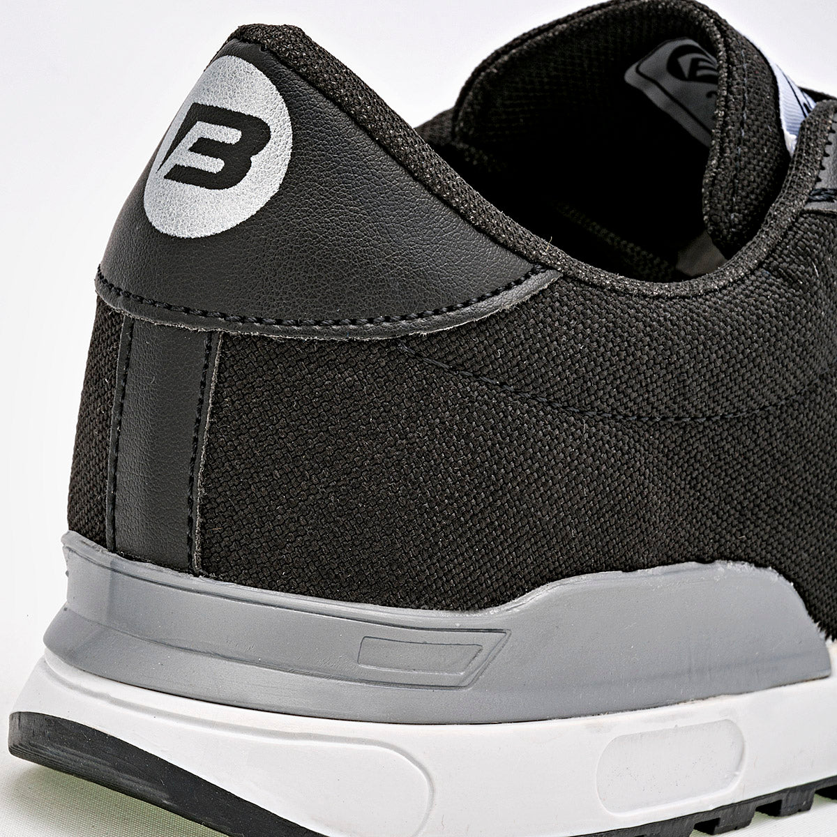 Tenis urbano color negro para Niño marca Buckler cod. 91145