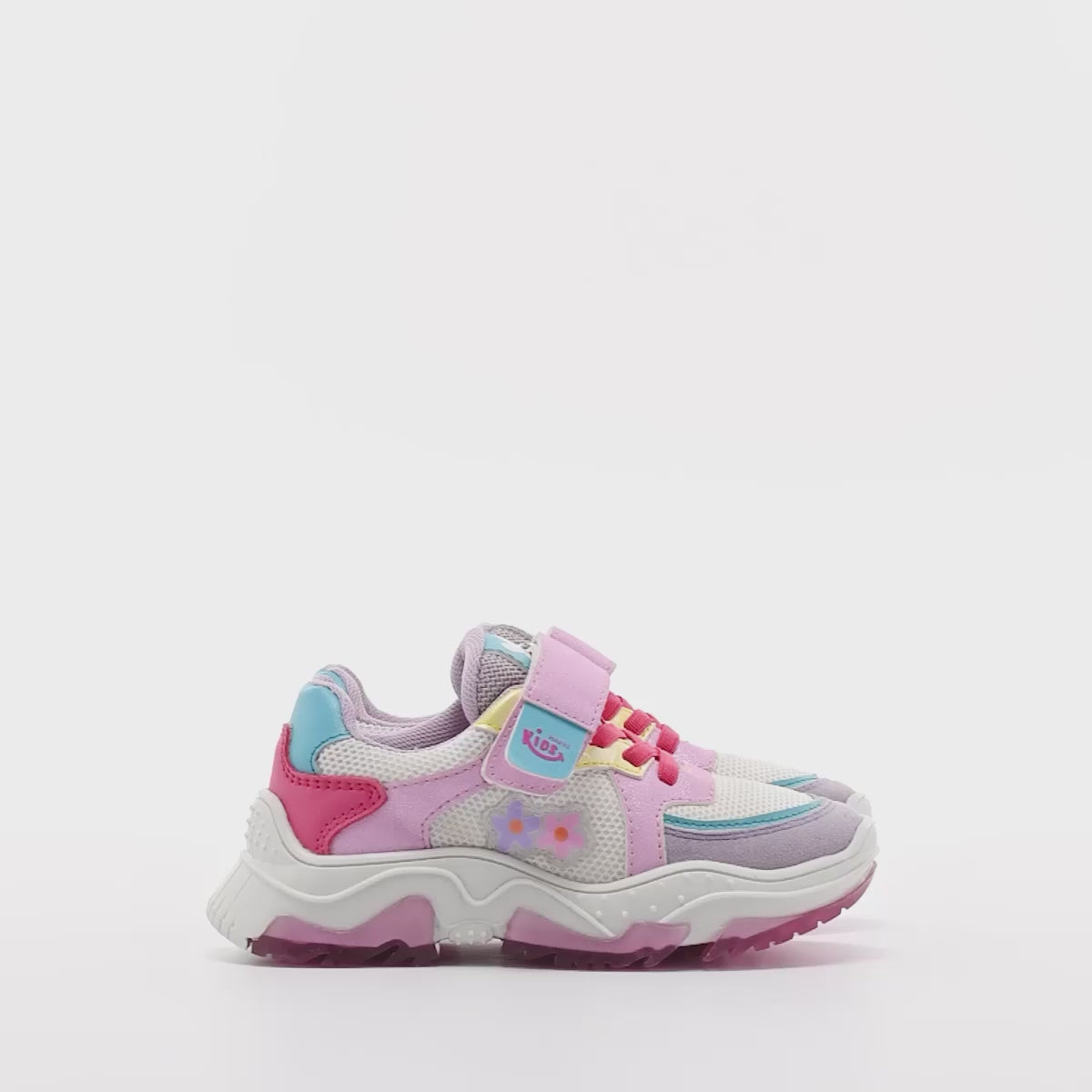 Tenis urbano Wafiq Shoes para niña